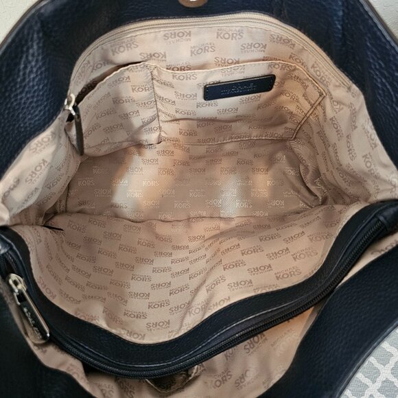 Michael Kors Harper Large Tote – Navy Pebbled Leather | EUC - Picture 15 of 16